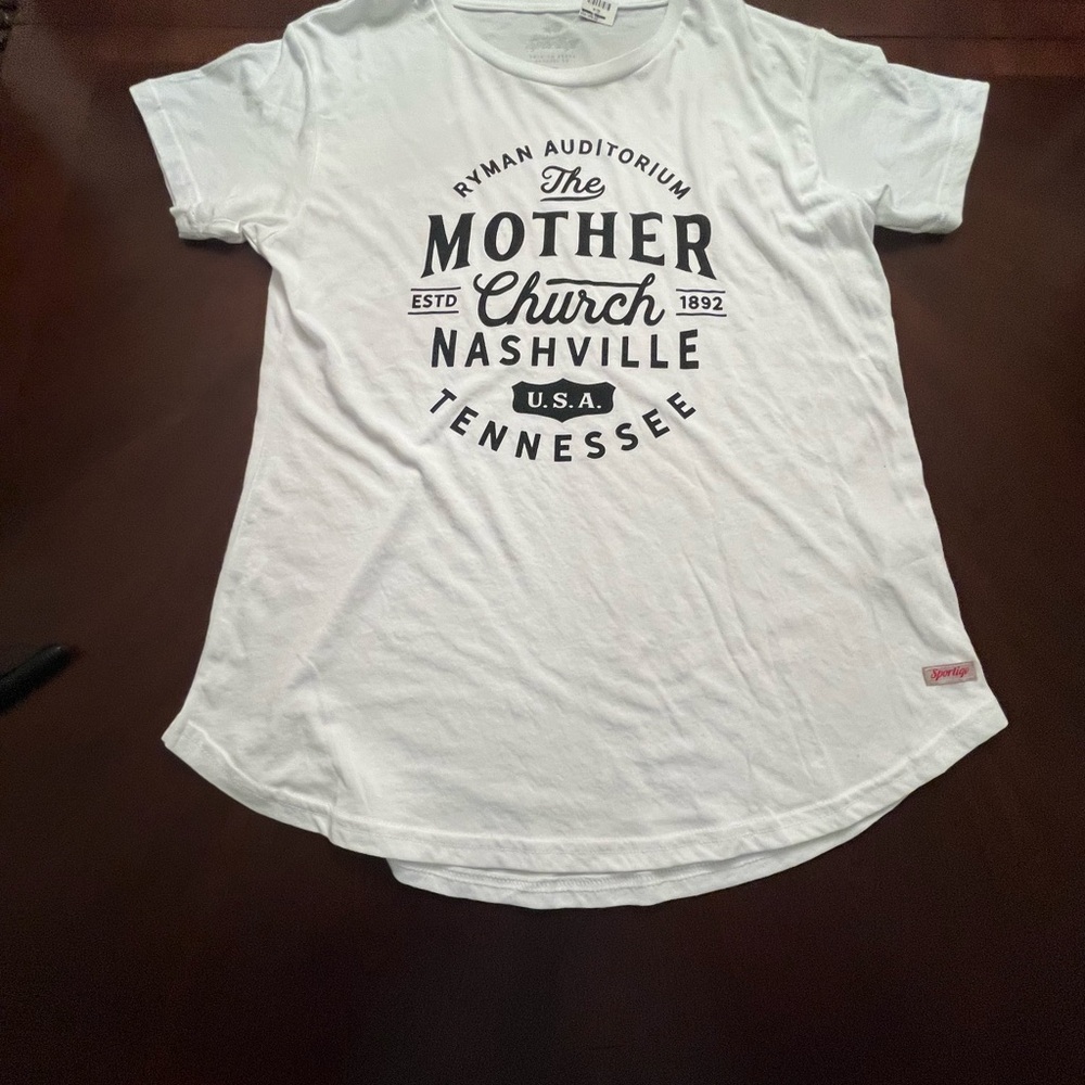 Ryman Auditorium women’s T-shirt 🎼🤠 NWT